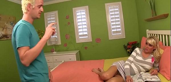  Stepsons "little blue pill" problem Mikki Lynn - Step Mom Fun